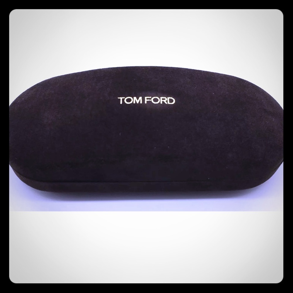 🆕⚜️Tom Ford Hard Clam- shell sunglass Case with wipe and authenticity card.